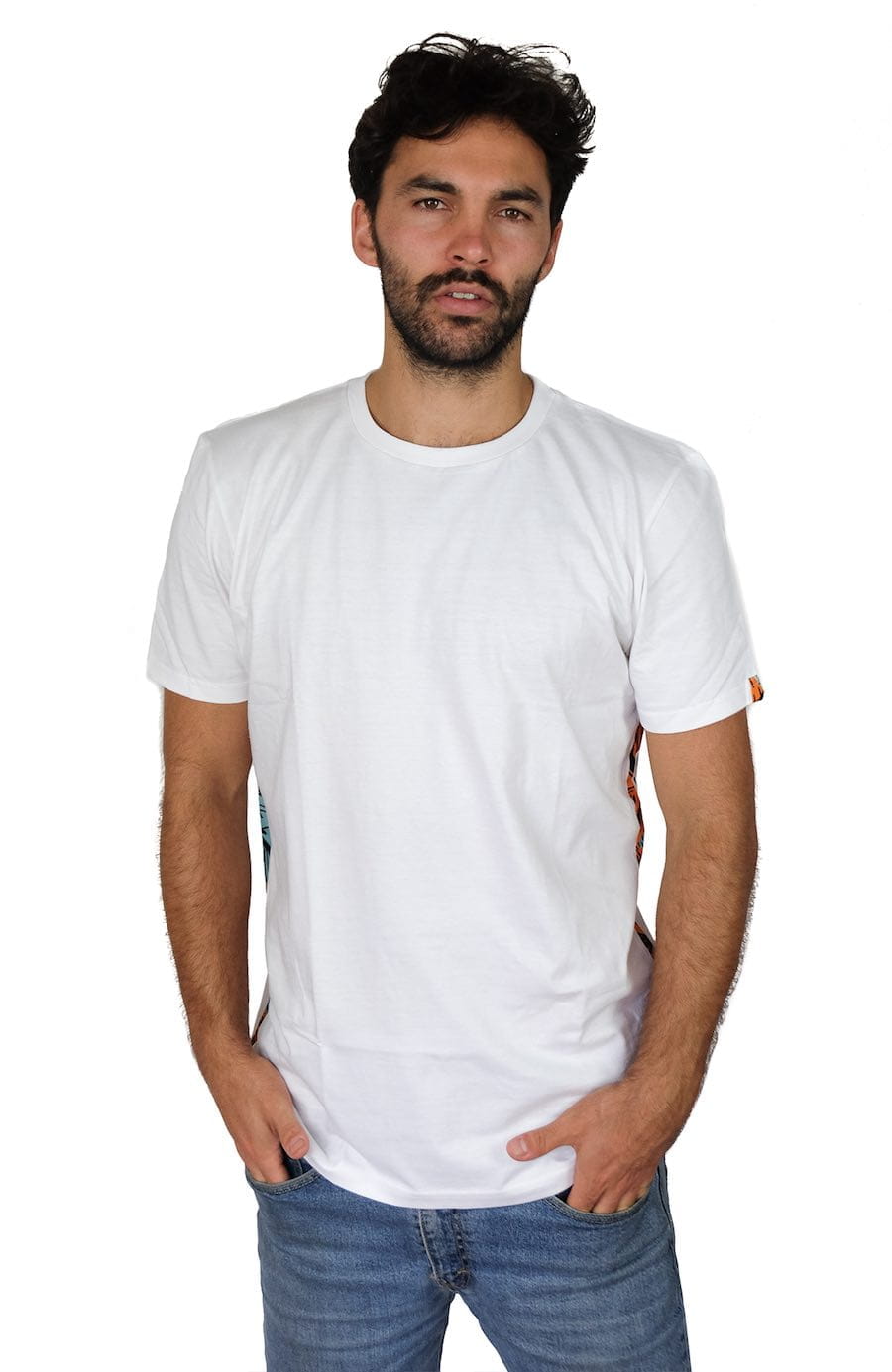 Nyeupe Stripes - Unisex - Weiß - Organic Shirt Nyeupe Stripes - Unisex - Weiß - Organic Shirt