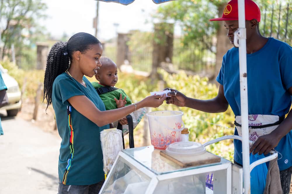 Afrikanische T-shirts maishameanslife Grün Rot Weiß Schwarz Stripe Ethno Pattern Afrikanische T-shirts maishameanslife Grün Rot Weiß Schwarz Stripe Ethno Pattern