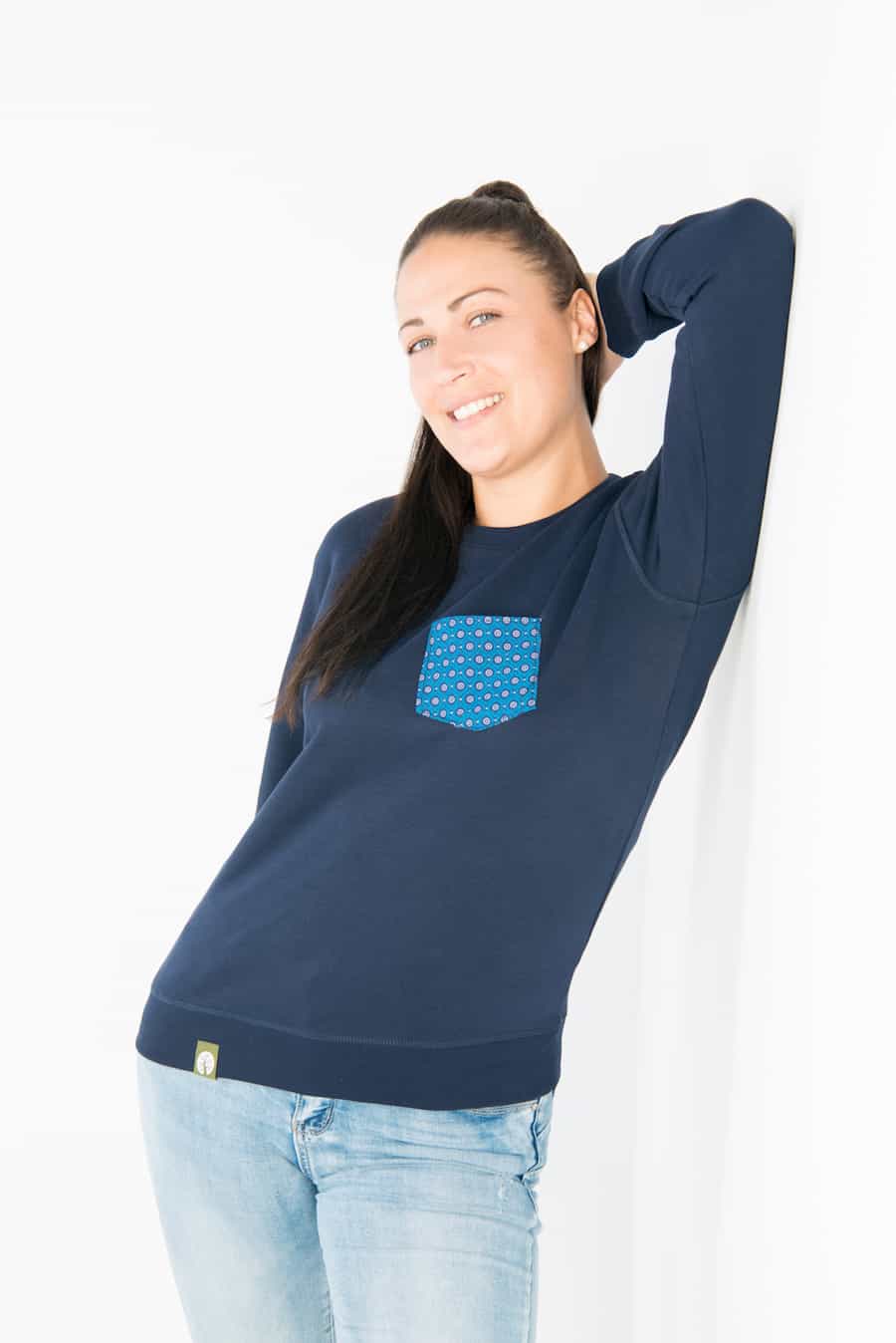 Shwe Shwe Pocket - Unisex - Blau - Organic Sweater Shwe Shwe Pocket - Unisex - Blau - Organic Sweater